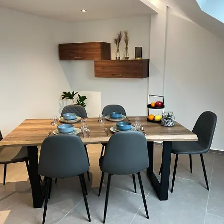 2 Apartment *